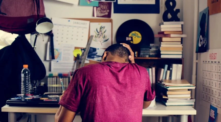 The Importance of a Cluttered Study Environment