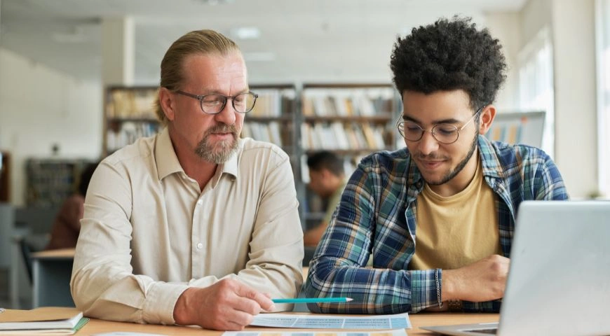 Mentorship in Modern Learning: Why Students Succeed with Guidance